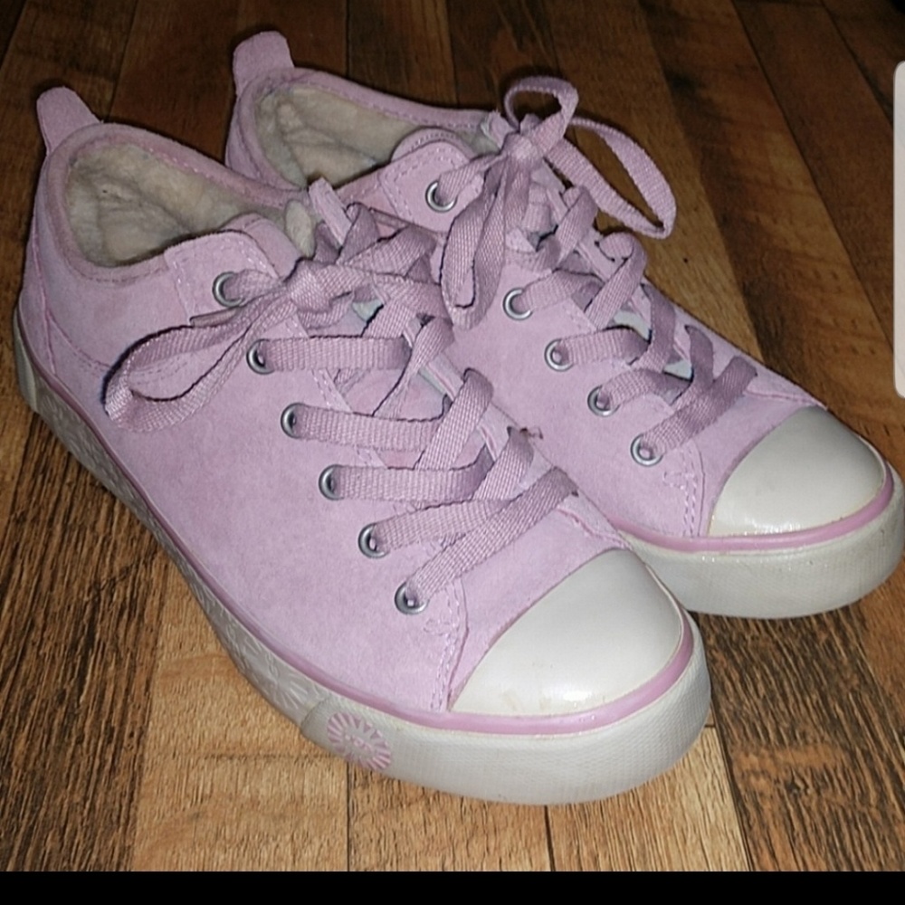 NWOT UGG Suede tennis shoes